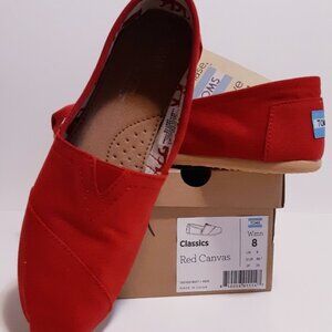 Bundle Of TOMS Black and Red size 5 Or 5,5